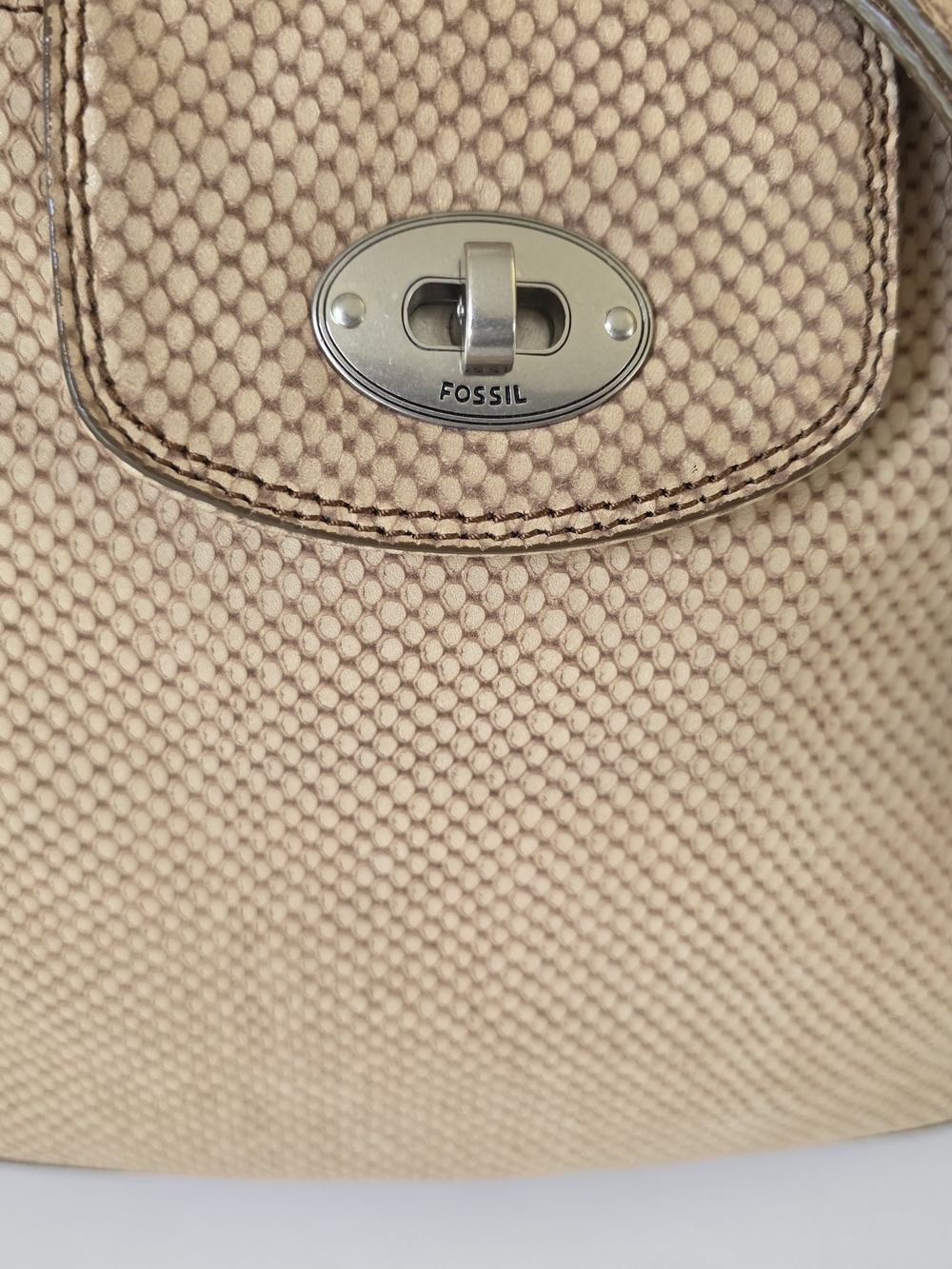 Fossil Leather Crossbody Bag Snakeskin Texture Neutral Beige Adjustable Strap - Picture 3 of 13